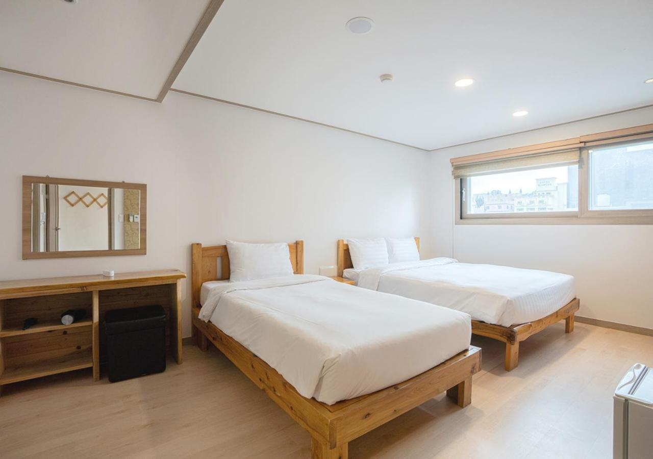 J2 Family Hotel Jeju Exterior foto