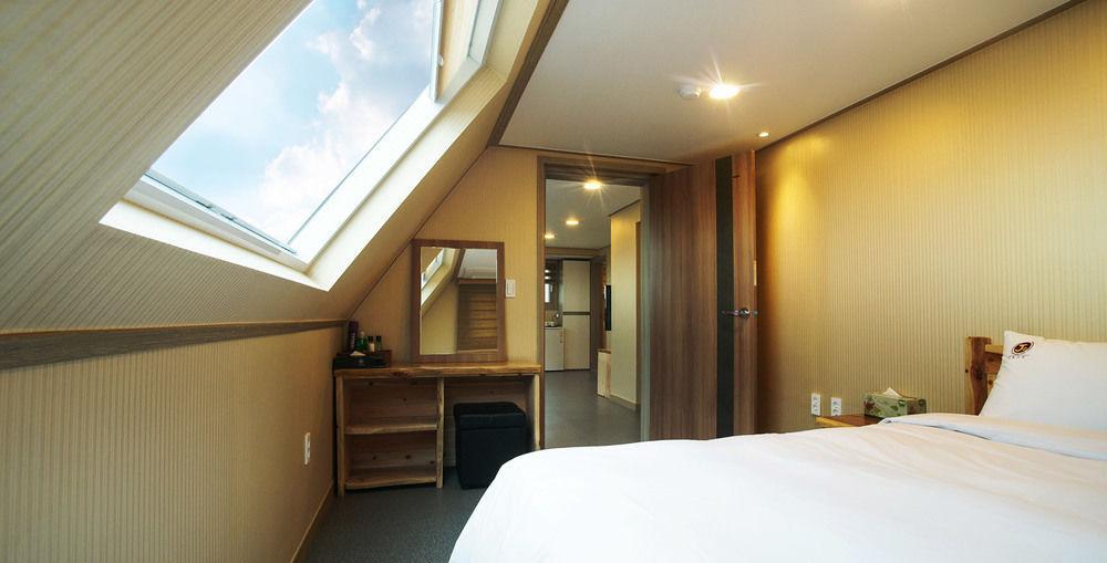 J2 Family Hotel Jeju Exterior foto