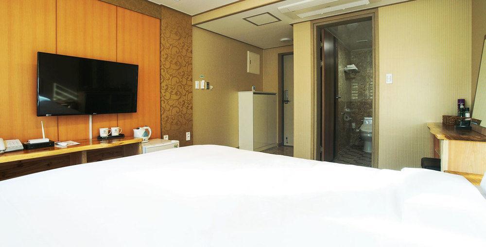 J2 Family Hotel Jeju Exterior foto